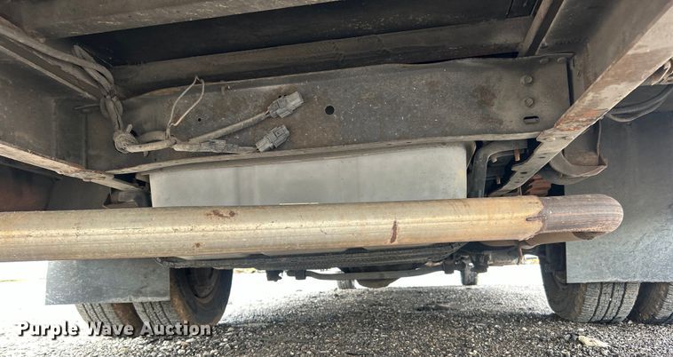 image for item EG1585 2009 Ford E450 Super Duty shuttle bus