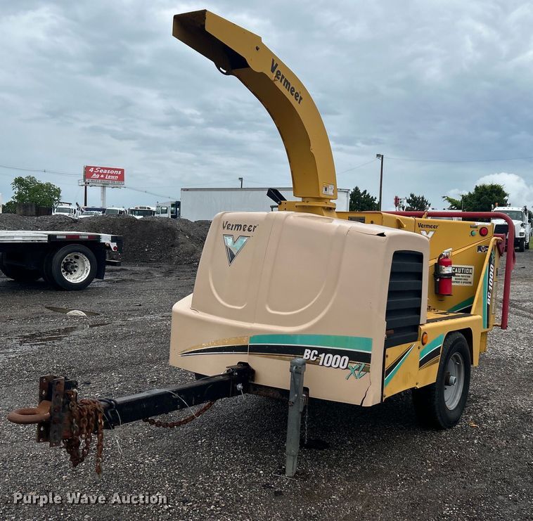 image for item EG1587 2007 Vermeer  BC1000XL wood chipper
