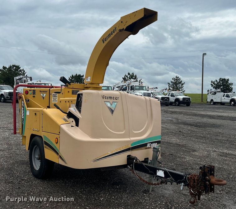 image for item EG1587 2007 Vermeer  BC1000XL wood chipper