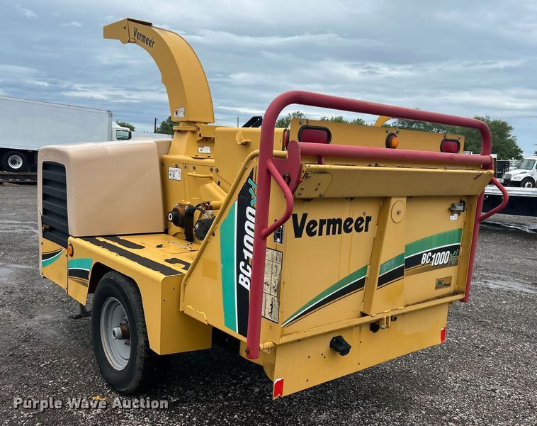 image for item EG1587 2007 Vermeer  BC1000XL wood chipper