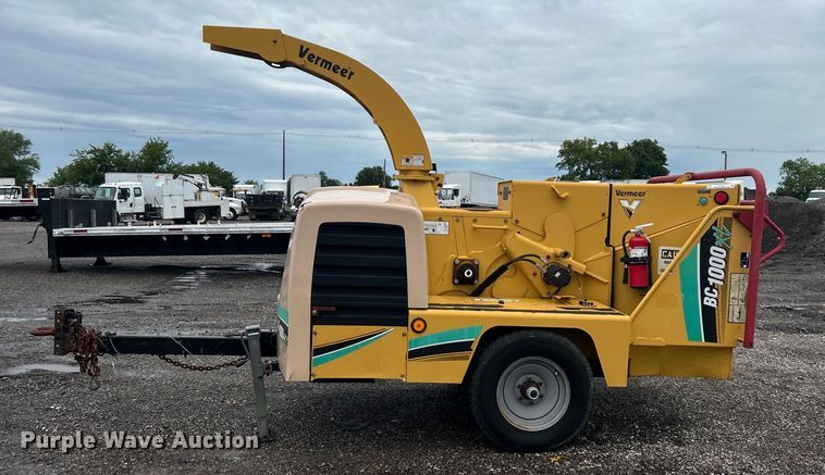 image for item EG1587 2007 Vermeer  BC1000XL wood chipper