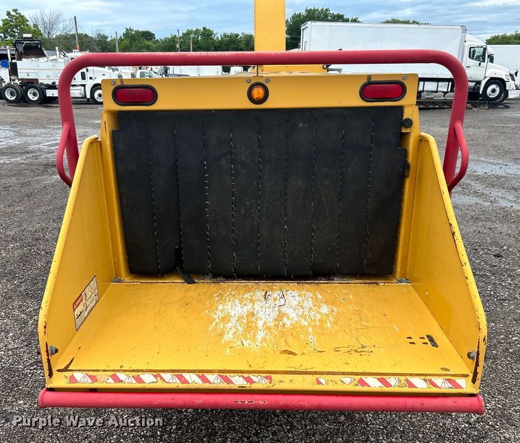 image for item EG1587 2007 Vermeer  BC1000XL wood chipper