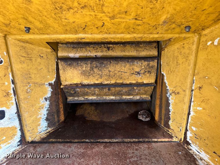 image for item EG1587 2007 Vermeer  BC1000XL wood chipper