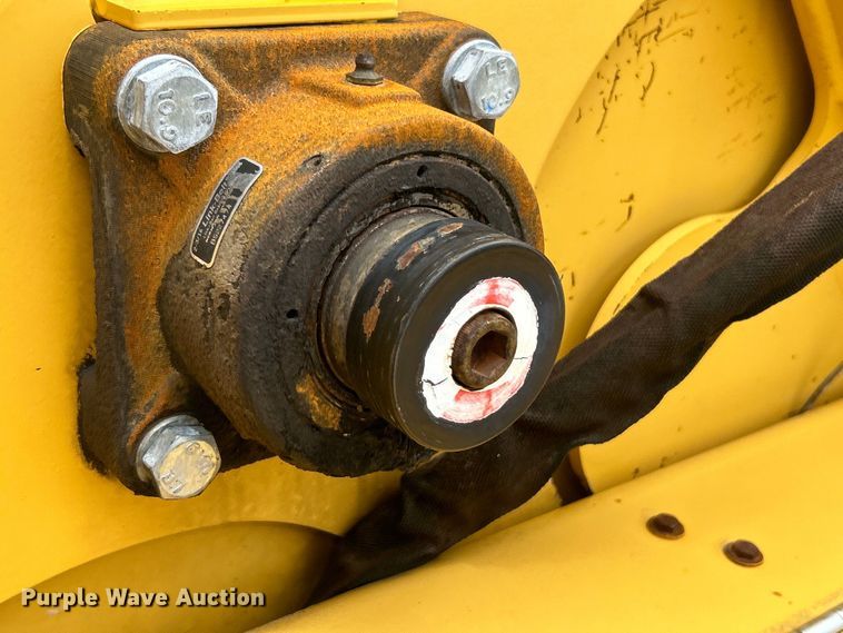 image for item EG1587 2007 Vermeer  BC1000XL wood chipper