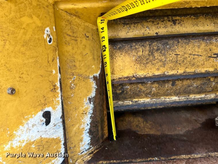 image for item EG1587 2007 Vermeer  BC1000XL wood chipper