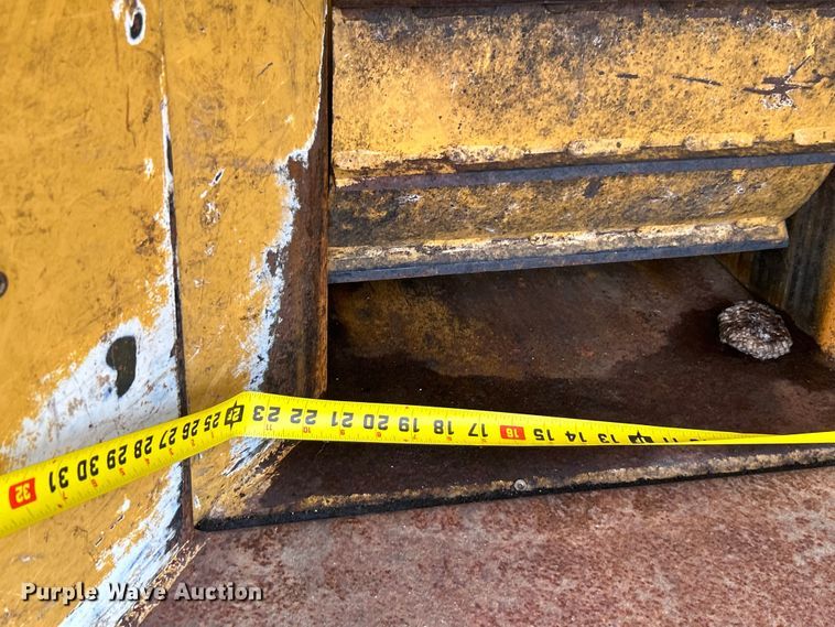 image for item EG1587 2007 Vermeer  BC1000XL wood chipper