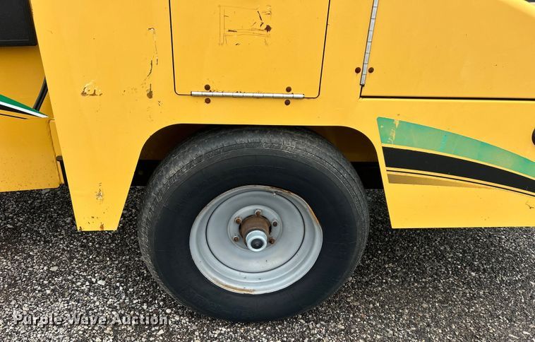 image for item EG1587 2007 Vermeer  BC1000XL wood chipper