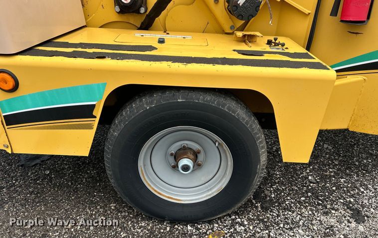 image for item EG1587 2007 Vermeer  BC1000XL wood chipper