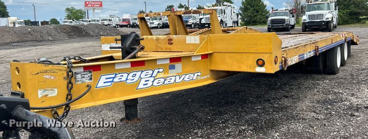 image for item EG1593 2005 Eager Beaver  20XPT equipment trailer