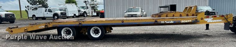 image for item EG1593 2005 Eager Beaver  20XPT equipment trailer