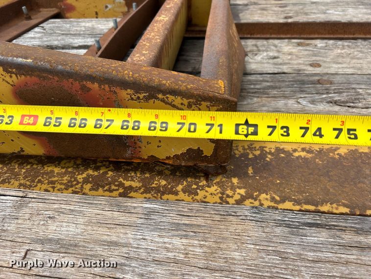 image for item EG1593 2005 Eager Beaver  20XPT equipment trailer