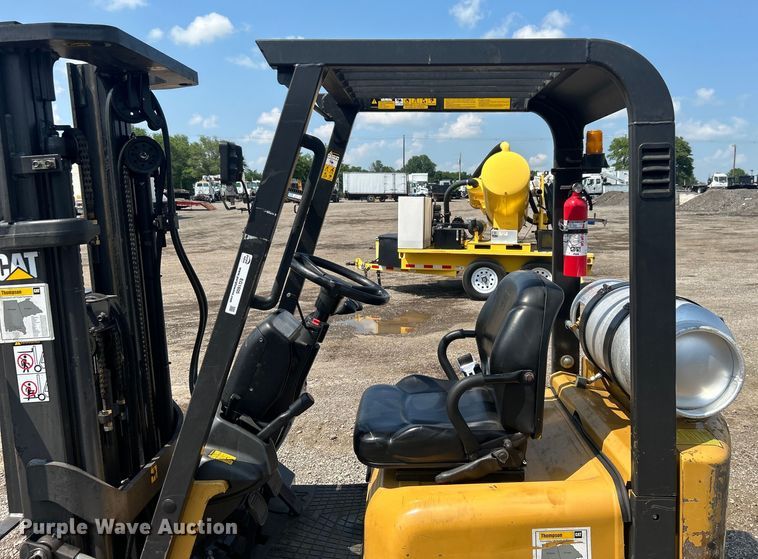 image for item EG1605 2000 Caterpillar GC15K forklift