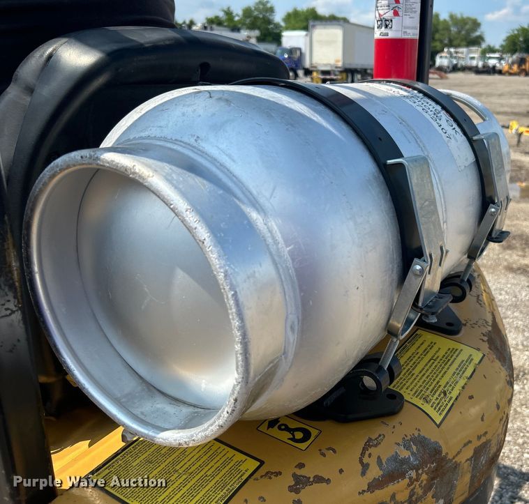 image for item EG1605 2000 Caterpillar GC15K forklift