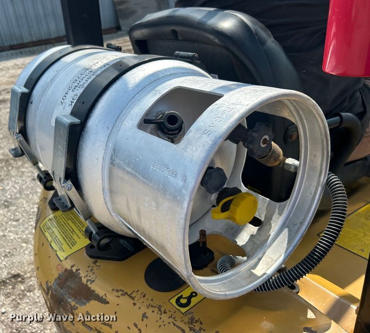 image for item EG1605 2000 Caterpillar GC15K forklift