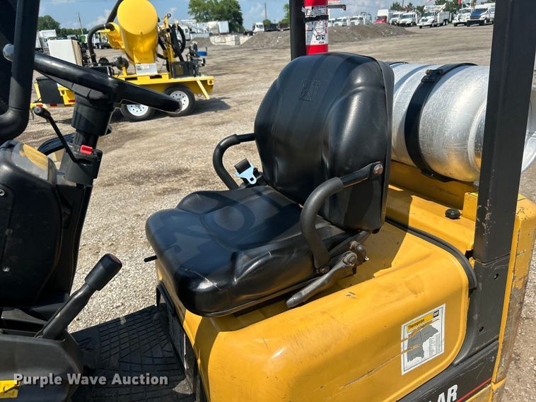 image for item EG1605 2000 Caterpillar GC15K forklift