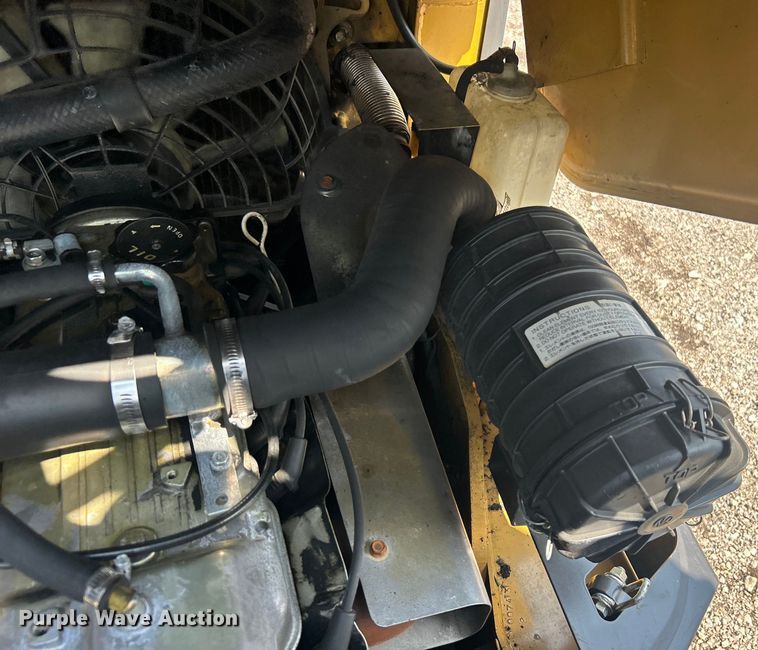 image for item EG1605 2000 Caterpillar GC15K forklift