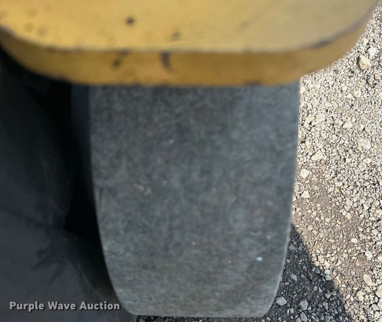 image for item EG1605 2000 Caterpillar GC15K forklift