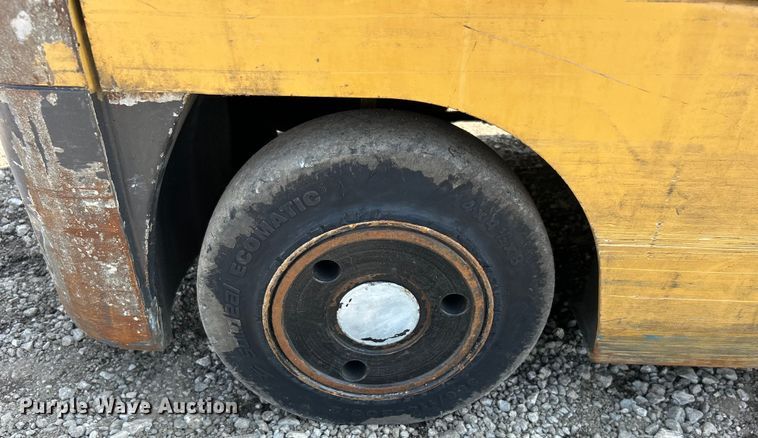 image for item EG1605 2000 Caterpillar GC15K forklift