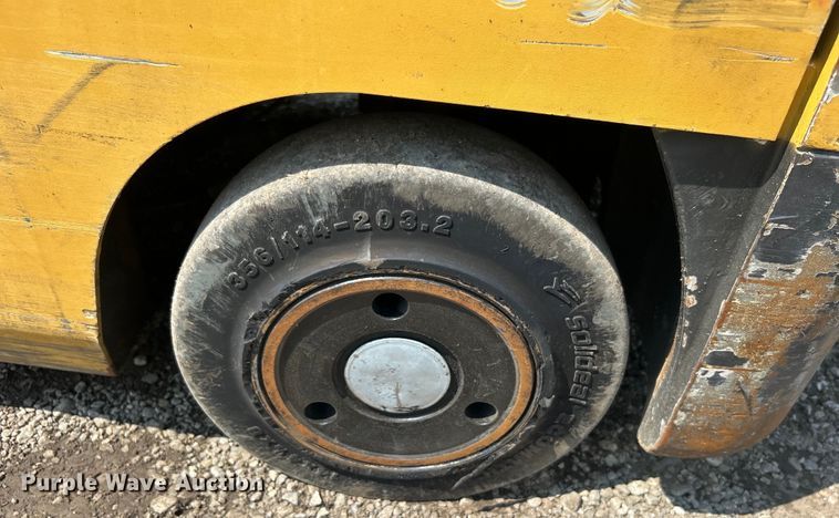 image for item EG1605 2000 Caterpillar GC15K forklift