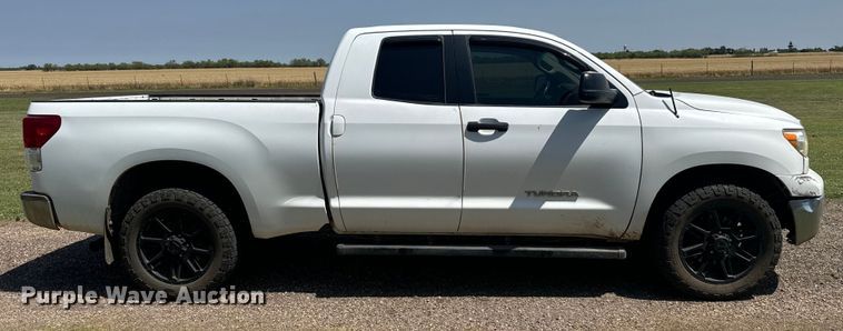 image for item EH4055 2010 Toyota Tundra Double Cab pickup truck