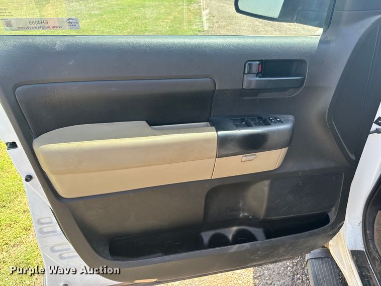 image for item EH4055 2010 Toyota Tundra Double Cab pickup truck