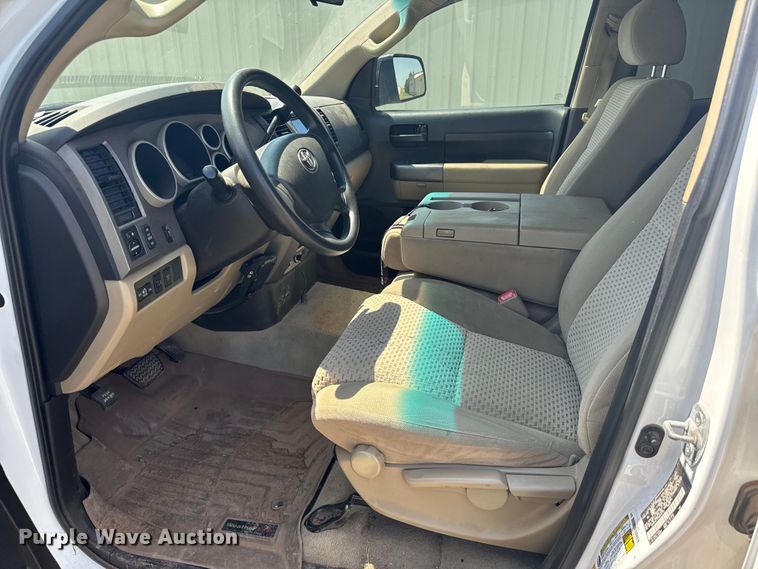 image for item EH4055 2010 Toyota Tundra Double Cab pickup truck