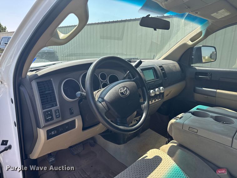 image for item EH4055 2010 Toyota Tundra Double Cab pickup truck