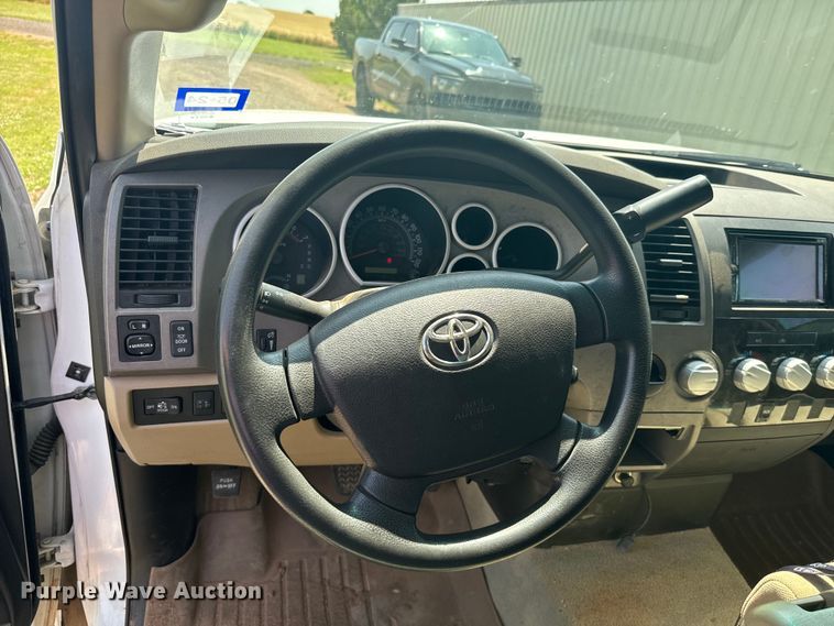 image for item EH4055 2010 Toyota Tundra Double Cab pickup truck