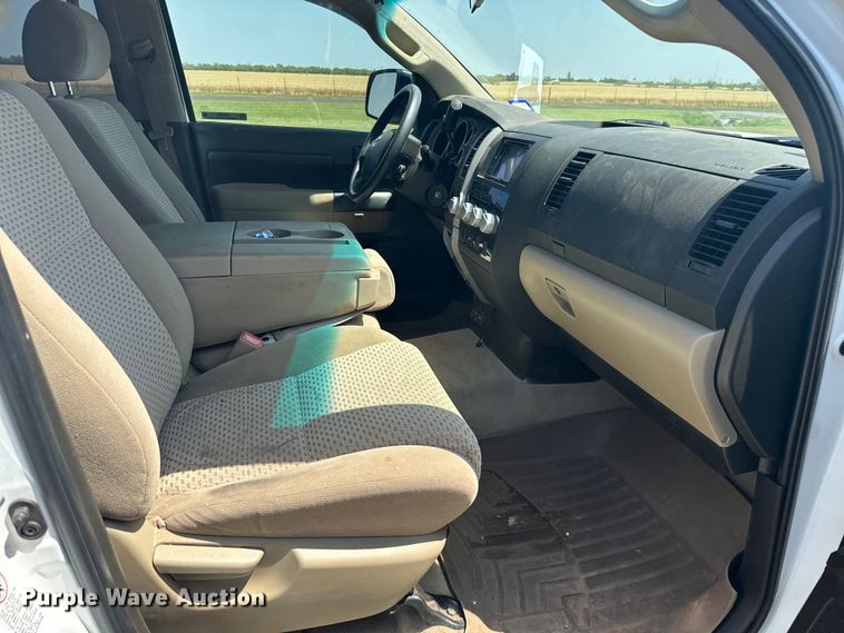 image for item EH4055 2010 Toyota Tundra Double Cab pickup truck