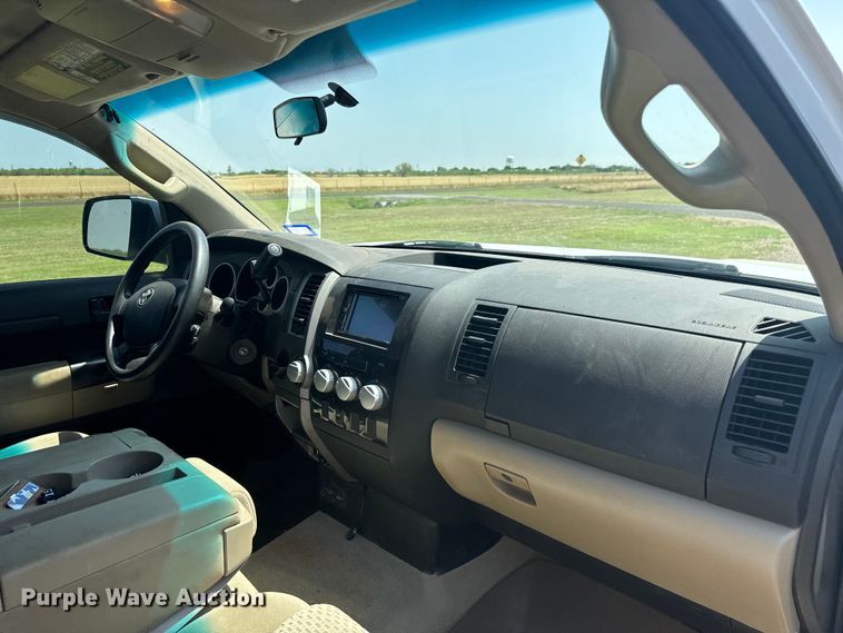 image for item EH4055 2010 Toyota Tundra Double Cab pickup truck