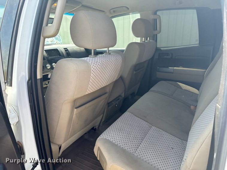 image for item EH4055 2010 Toyota Tundra Double Cab pickup truck