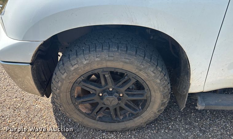 image for item EH4055 2010 Toyota Tundra Double Cab pickup truck