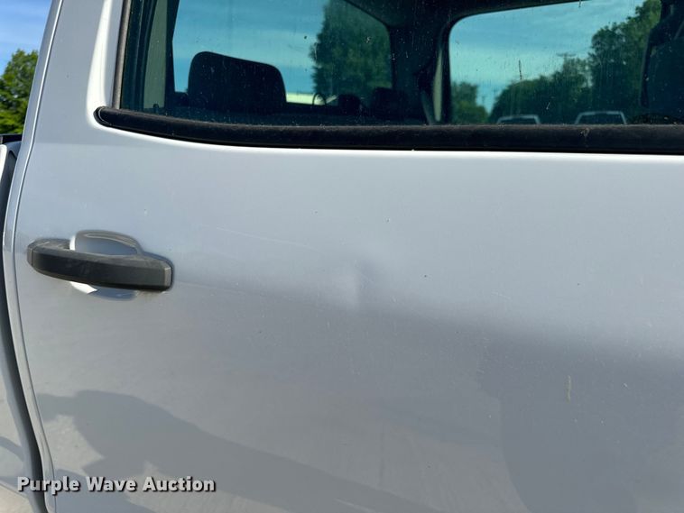 image for item EH6816 2017 GMC  Sierra 2500HD Crew Cab pickup truck