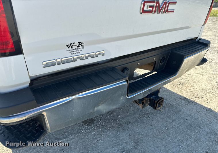 image for item EH6816 2017 GMC  Sierra 2500HD Crew Cab pickup truck