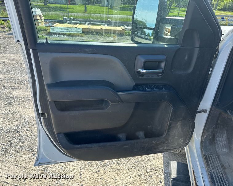 image for item EH6816 2017 GMC  Sierra 2500HD Crew Cab pickup truck