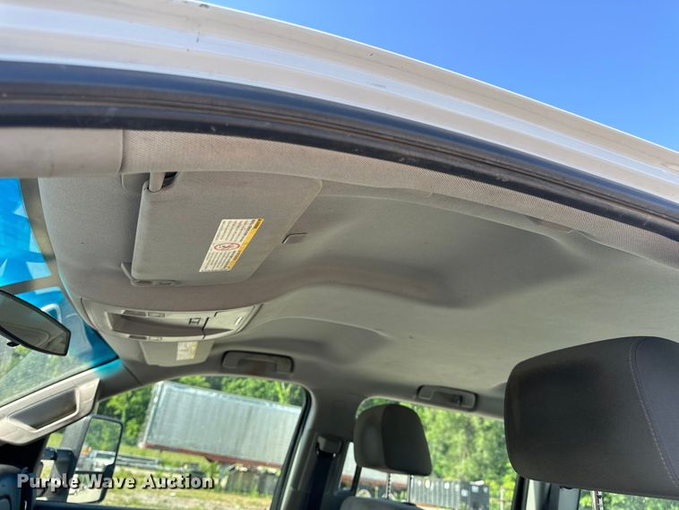 image for item EH6816 2017 GMC  Sierra 2500HD Crew Cab pickup truck