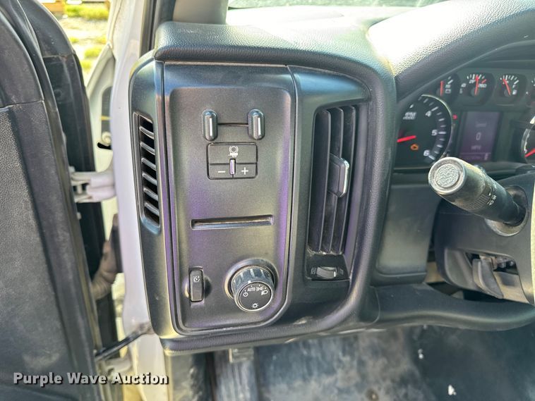 image for item EH6816 2017 GMC  Sierra 2500HD Crew Cab pickup truck