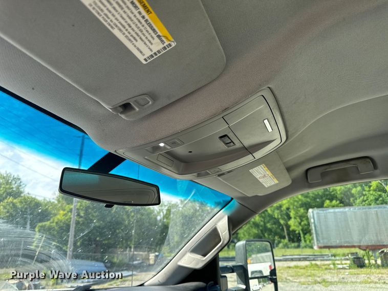 image for item EH6816 2017 GMC  Sierra 2500HD Crew Cab pickup truck