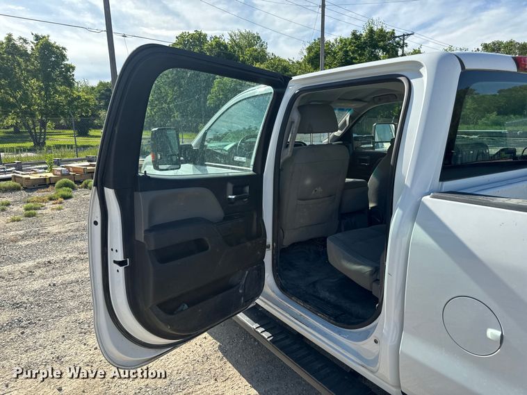 image for item EH6816 2017 GMC  Sierra 2500HD Crew Cab pickup truck