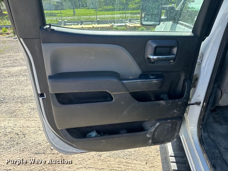 image for item EH6816 2017 GMC  Sierra 2500HD Crew Cab pickup truck