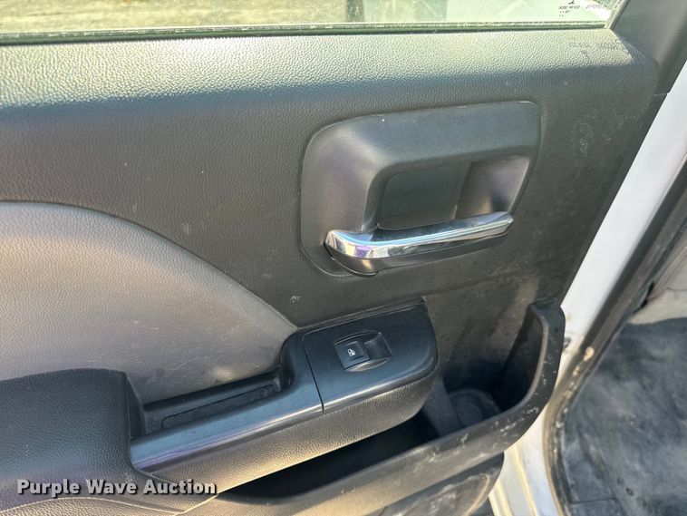 image for item EH6816 2017 GMC  Sierra 2500HD Crew Cab pickup truck