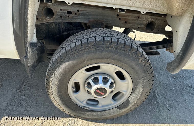 image for item EH6816 2017 GMC  Sierra 2500HD Crew Cab pickup truck