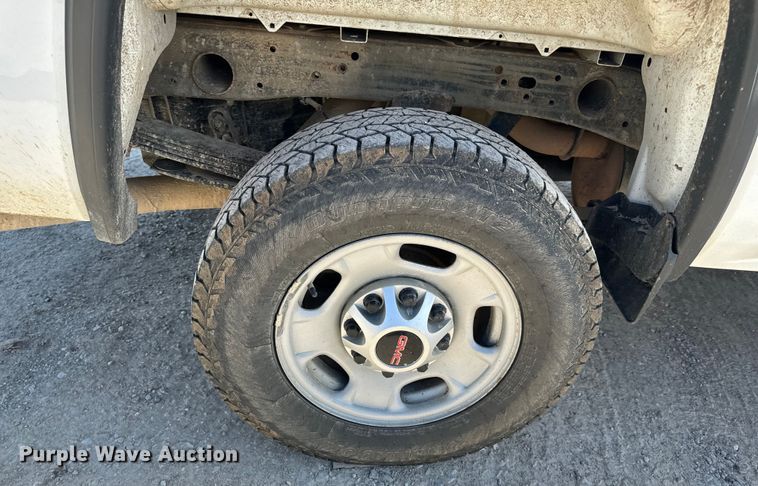 image for item EH6816 2017 GMC  Sierra 2500HD Crew Cab pickup truck