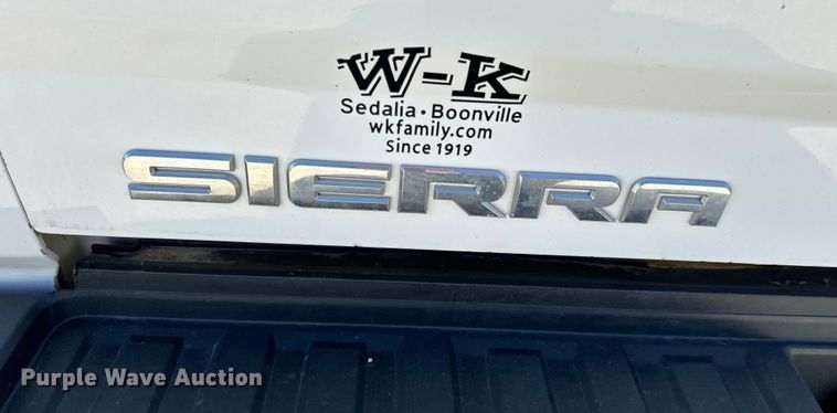 image for item EH6816 2017 GMC  Sierra 2500HD Crew Cab pickup truck