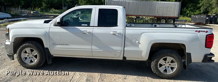 image for item EH6819 2017 Chevrolet  Silverado 1500 LT Double Cab pickup truck