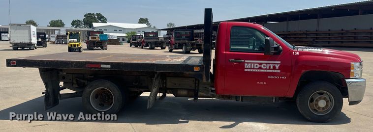 image for item EH6834 2011 Chevrolet  Silverado 3500HD dump flatbed pickup truck