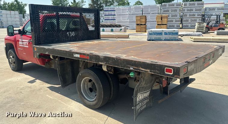 image for item EH6834 2011 Chevrolet  Silverado 3500HD dump flatbed pickup truck