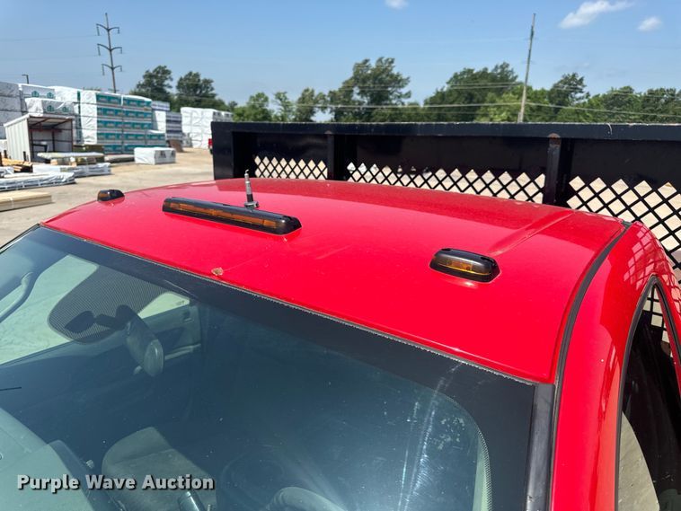 image for item EH6834 2011 Chevrolet  Silverado 3500HD dump flatbed pickup truck