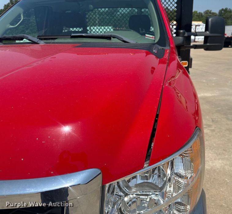 image for item EH6834 2011 Chevrolet  Silverado 3500HD dump flatbed pickup truck