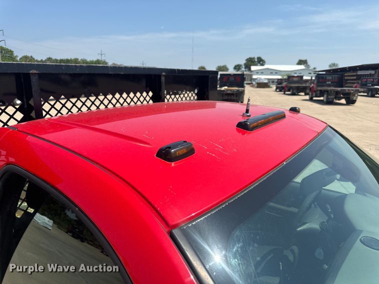 image for item EH6834 2011 Chevrolet  Silverado 3500HD dump flatbed pickup truck